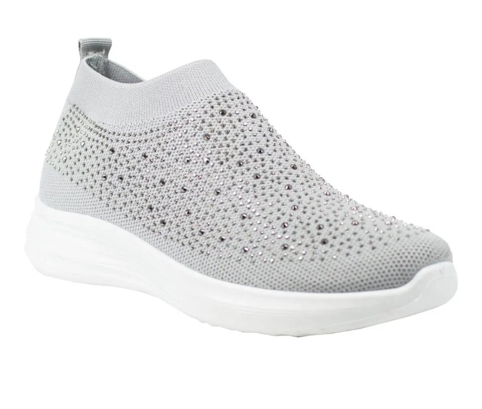 Supreme 82L Ladies Gray Size 6 Comfort Knit Sneakers