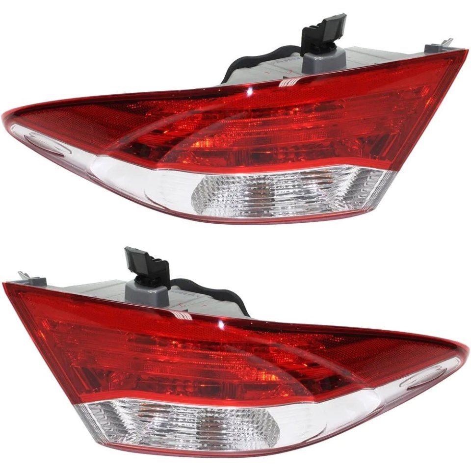 Travel Halogen Tail Light Set For 2015-2017 Toyota Camry Outer Clear/Red w/ Bulbs 2Pcs